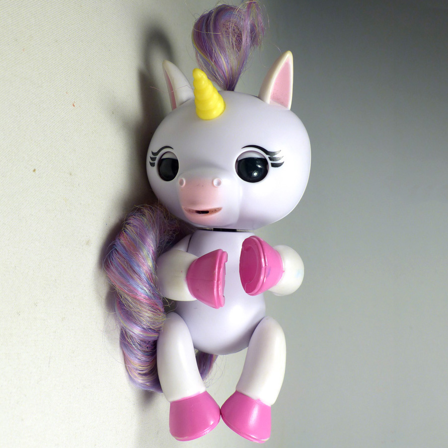 FINGERLINGS Interactive BABY UNICORN White Toy Figure (WowWee 2016)